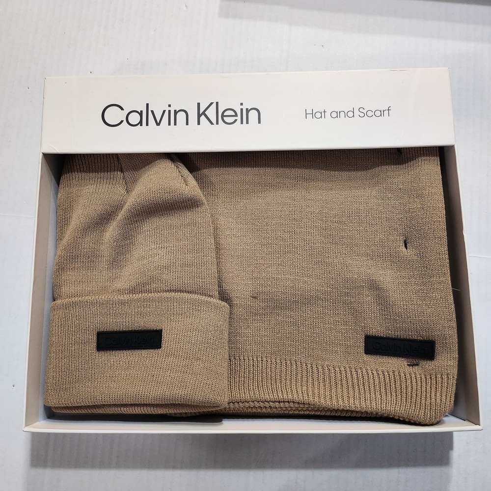 Calvin Klein Acrylic Hat and Scarf Gift Set Cuffed Beanie Brand New NIB